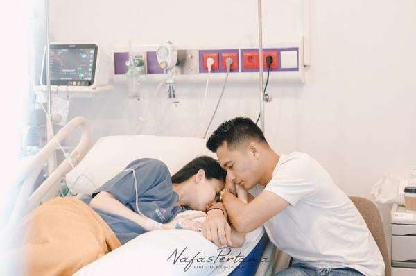 Sebelum Melahirkan Anak Ketiga, Meiza Aulia-Eza Gionino Sempat Galau Sebelum Melahirkan Anak Ketiga, Meiza Aulia-Eza Gionino Sempat Galau