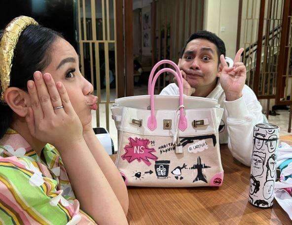 Tas Branded Nagita Slavina Dicoret-coret, Harganya Bikin Tercengang! Tas Branded Nagita Slavina Dicoret-coret, Harganya Bikin Tercengang!