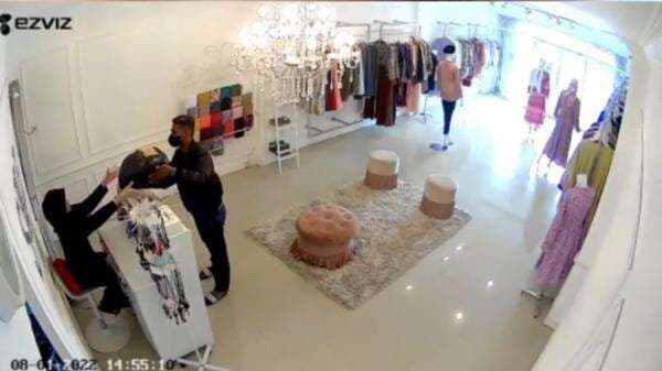 Penipuan COD Marak di Balikpapan, Ternyata Isi Paketannya Sampah Penipuan COD Marak di Balikpapan, Ternyata Isi Paketannya Sampah