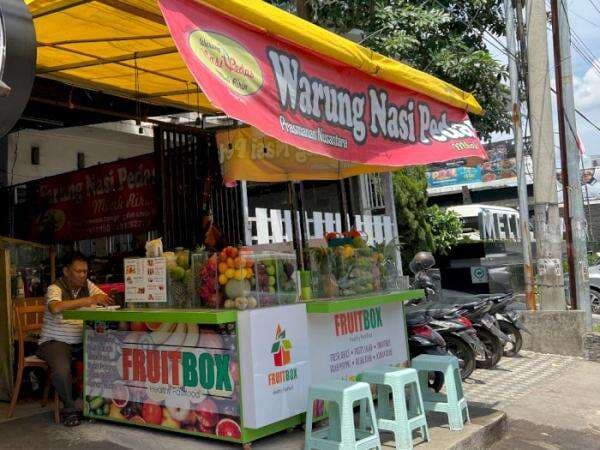 Warung Nasi Pedas Tersohor di Bali “Pindah” ke Makassar! Hitung Harga Menunya Pakai Kartu Warung Nasi Pedas Tersohor di Bali “Pindah” ke Makassar! Hitung Harga Menunya Pakai Kartu