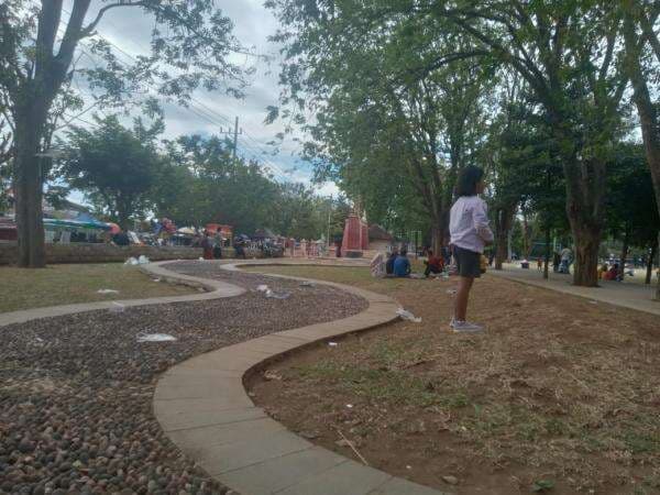 Taman Manula Alun-alun Kota Probolinggo, Mulai Dilirik Pengunjung, Namun Minim Fasilitas Taman Manula Alun-alun Kota Probolinggo, Mulai Dilirik Pengunjung, Namun Minim Fasilitas