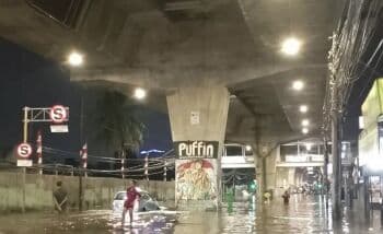 Hujan Deras Guyur Jakarta Selatan, Kawasan Cipulir Banjir!