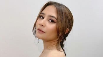 Rambut Masih Basah, Foto Selfie Prilly Latuconsina Pegang Handuk Bikin Netizen Salfok! Rambut Masih Basah, Foto Selfie Prilly Latuconsina Pegang Handuk Bikin Netizen Salfok!
