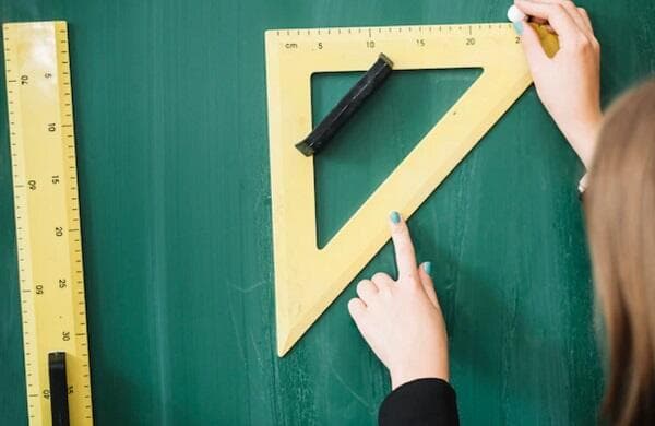 Mengenal Sudut Siku-Siku dan Pengertian Jenis Sudut Lainnya Mengenal Sudut Siku-Siku dan Pengertian Jenis Sudut Lainnya