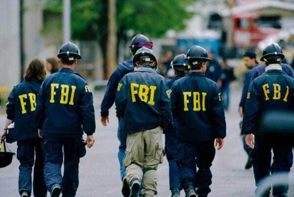 Donald Trump Murka! Mengapa Tiba-Tiba FBI Mengepung Rumah hingga Membongkar Brankas Rahasianya?