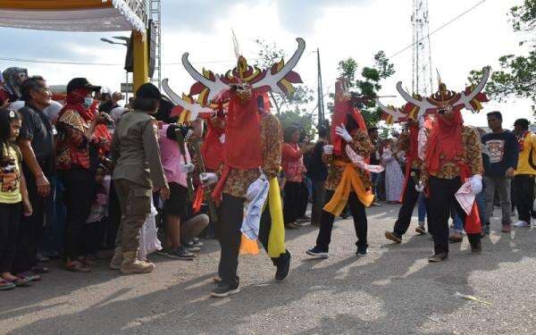 Tarian Ritual Adat Kematian Suku Dayak Tomun, Topeng Karakter Hewan Jadi Ciri Khas Tarian Ritual Adat Kematian Suku Dayak Tomun, Topeng Karakter Hewan Jadi Ciri Khas