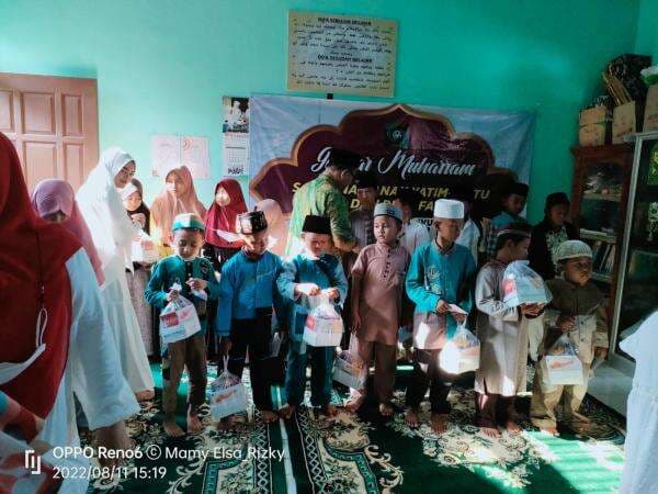 Komite SD BAS Tuban Santuni Anak Yatim Komite SD BAS Tuban Santuni Anak Yatim