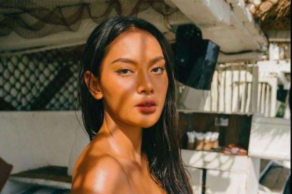 Erika Carlina Buka Suara Soal Kabar Kedekatan dengan Morgan Oey Erika Carlina Buka Suara Soal Kabar Kedekatan dengan Morgan Oey