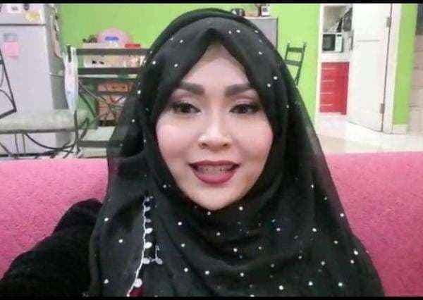 Alami ‘Gangguan’, Awal Mula Ratna Listy Tertarik Pengobatan Spiritual Alami ‘Gangguan’, Awal Mula Ratna Listy Tertarik Pengobatan Spiritual