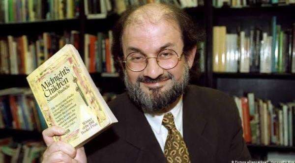 Sosok Salman Rushdie, Si Penulis Penghina Nabi yang Ditikam 15 Kali Sosok Salman Rushdie, Si Penulis Penghina Nabi yang Ditikam 15 Kali