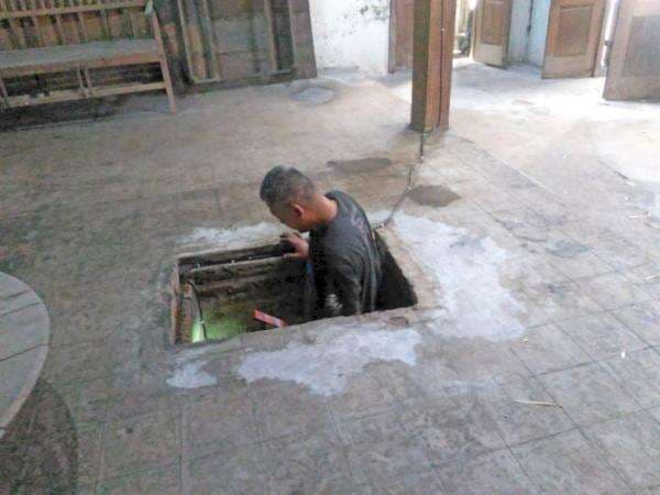 Gempar! Ada Penemuan Bunker di Bawah Rumah Warga, Enggak Nyangka Isinya Bikin Shock Gempar! Ada Penemuan Bunker di Bawah Rumah Warga, Enggak Nyangka Isinya Bikin Shock