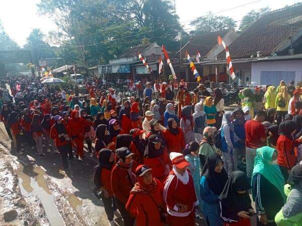 Sambut HUT RI ke 77 Ribuan Warga Singajaya Antusias Ikuti Jalan Santai Sambut HUT RI ke 77 Ribuan Warga Singajaya Antusias Ikuti Jalan Santai