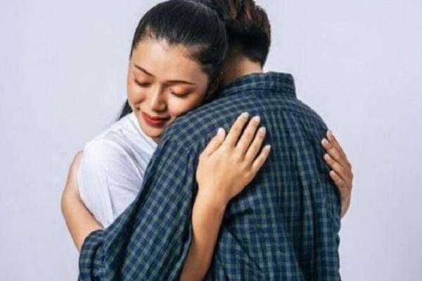 Viral! Wanita Ini Gugat Temannya Sendiri Gegara Memeluk Terlalu Kuat hingga 3 Tulang Rusuk Patah Viral! Wanita Ini Gugat Temannya Sendiri Gegara Memeluk Terlalu Kuat hingga 3 Tulang Rusuk Patah