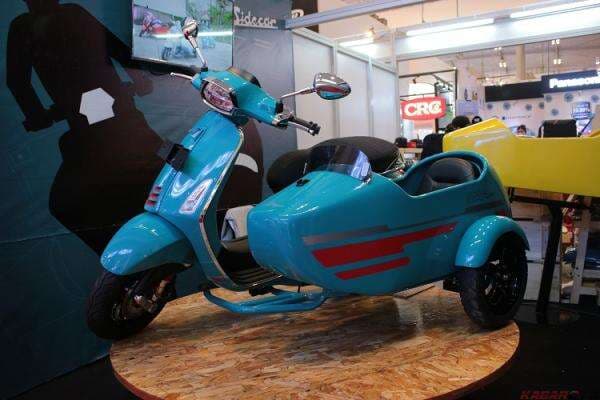 Modifikasi Unik Vespa Dengan Sespan Hadir di GIIAS 2022, Segini Harganya Modifikasi Unik Vespa Dengan Sespan Hadir di GIIAS 2022, Segini Harganya