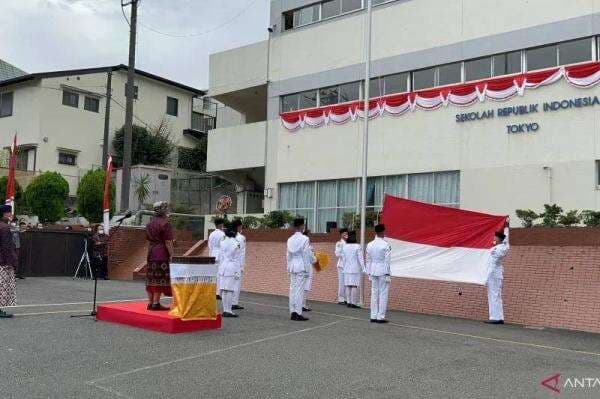 Upacara Kemerdekaan RI, KBRI Jepang Kibarkan Bendera Merah Putih Upacara Kemerdekaan RI, KBRI Jepang Kibarkan Bendera Merah Putih