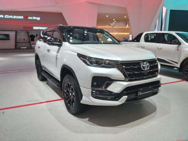 Profil New Fortuner GR Sport, Lebih Tangguh dan Kencang! Profil New Fortuner GR Sport, Lebih Tangguh dan Kencang!
