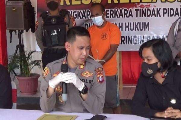 Youtuber Komedi Lucuti Baju Gadis 13 Tahun di Semak-semak, Lalu Digagahi 3 Kali Youtuber Komedi Lucuti Baju Gadis 13 Tahun di Semak-semak, Lalu Digagahi 3 Kali