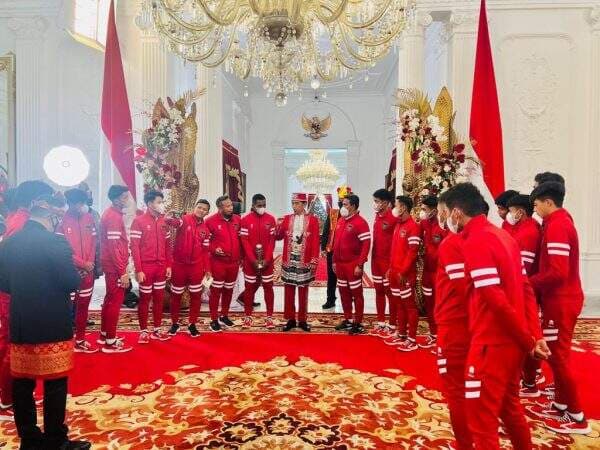 Timnas U-16 Bawa Piala sebagai Kado HUT Ke-77 RI, Diundang Presiden Jokowi ke Istana Merdeka