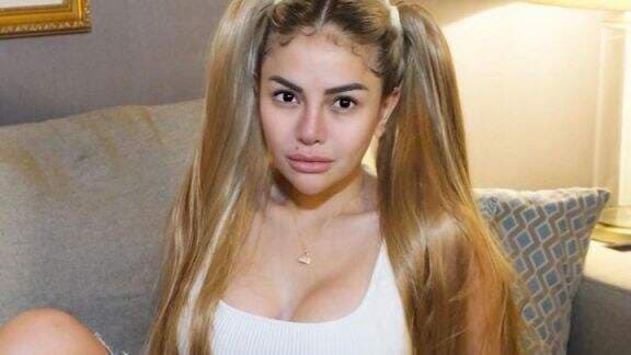 Joget di Depan Rumah Tanpa Bra, Nikita Mirzani Banjir Hujatan Warganet: Giliran Disebut Lonte Marah Joget di Depan Rumah Tanpa Bra, Nikita Mirzani Banjir Hujatan Warganet: Giliran Disebut Lonte Marah