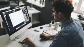 5 Prospek Kerja Jurusan Bahasa Indonesia, Leksikografer hingga UX Writer 5 Prospek Kerja Jurusan Bahasa Indonesia, Leksikografer hingga UX Writer