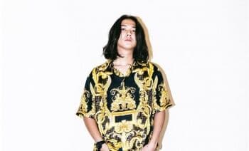 Pesona Iqbaal Ramadhan dengan Rambut Gondrong Bikin Netizen Salfok Pesona Iqbaal Ramadhan dengan Rambut Gondrong Bikin Netizen Salfok