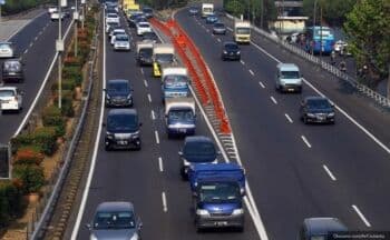 Dikira Sama, Ternyata Ini Perbedaan Jalur dan Lajur yang Jarang Orang Tahu Dikira Sama, Ternyata Ini Perbedaan Jalur dan Lajur yang Jarang Orang Tahu