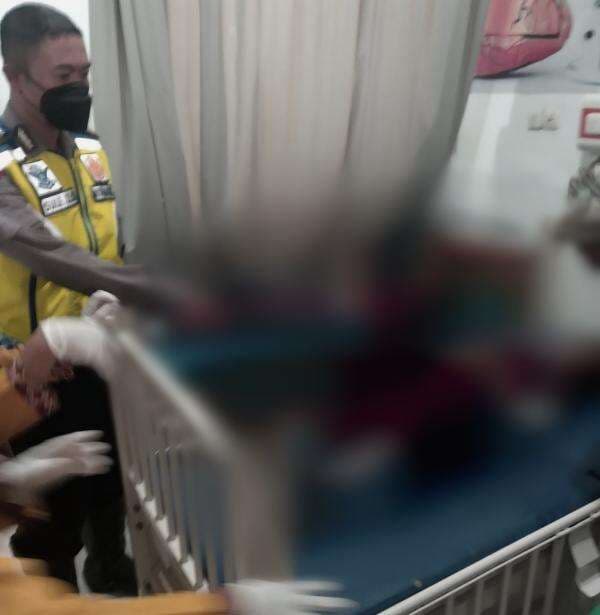 Murid SD di Kadungora Garut Tewas Ditabrak Saat Jajan Dipinggir Jalan Murid SD di Kadungora Garut Tewas Ditabrak Saat Jajan Dipinggir Jalan