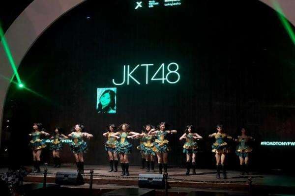 JKT48 Guncang Panggung Bengkel Space SCBD, Penggemar Antusias Bernyanyi Bersama JKT48 Guncang Panggung Bengkel Space SCBD, Penggemar Antusias Bernyanyi Bersama