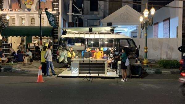 ELFARA 98,6 FM, The First Radio Live from The Centre of Heritage Malang City ELFARA 98,6 FM, The First Radio Live from The Centre of Heritage Malang City