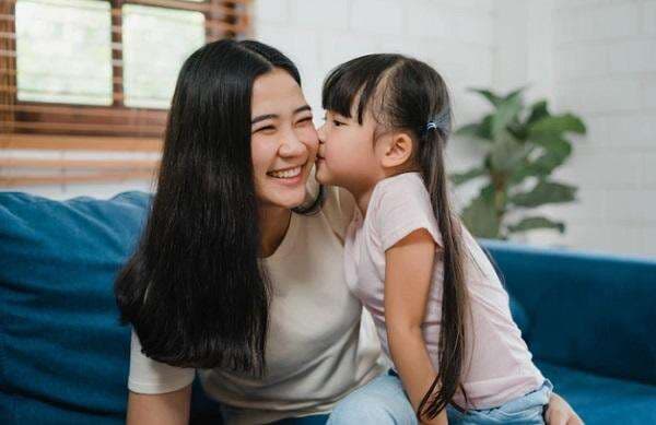 19 Puisi Ibu Tercinta, Menyentuh Hati dan Penuh Makna 19 Puisi Ibu Tercinta, Menyentuh Hati dan Penuh Makna