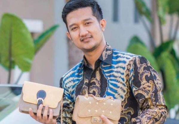 Sumber Kekayaan Crazy Rich Surabaya Tom Liwafa, Mulai dari Bisnis Kecantikan Sampai Jadi YouTuber Sumber Kekayaan Crazy Rich Surabaya Tom Liwafa, Mulai dari Bisnis Kecantikan Sampai Jadi YouTuber
