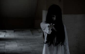 Kisah Horor Gedung Setan di Surabaya, Ada Penampakan Hantu Noni Belanda Kisah Horor Gedung Setan di Surabaya, Ada Penampakan Hantu Noni Belanda