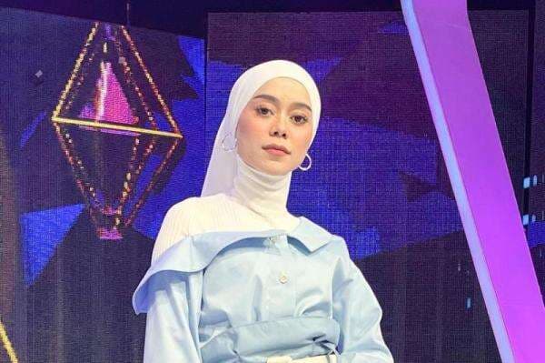 5 OOTD Hijab ala Lesti Kejora, Tampil Modis dan Simple 5 OOTD Hijab ala Lesti Kejora, Tampil Modis dan Simple