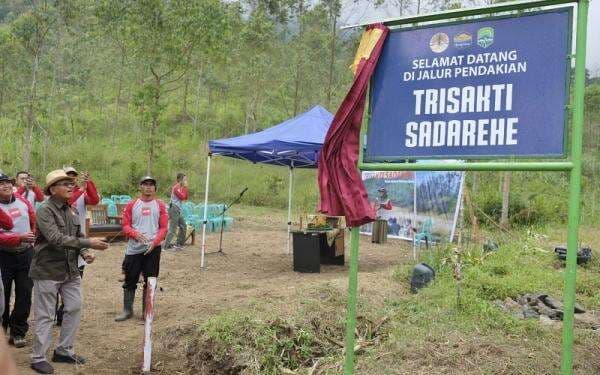 Jalur Pendakian Baru Gunung Ciremai Diluncurkan, Ini Nama dan Rutenya Jalur Pendakian Baru Gunung Ciremai Diluncurkan, Ini Nama dan Rutenya