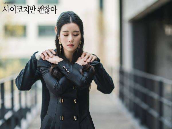 Mengenal Butterfly Hug, Metode Terapi untuk Bantu Menjaga Kestabilan Emosi Mengenal Butterfly Hug, Metode Terapi untuk Bantu Menjaga Kestabilan Emosi