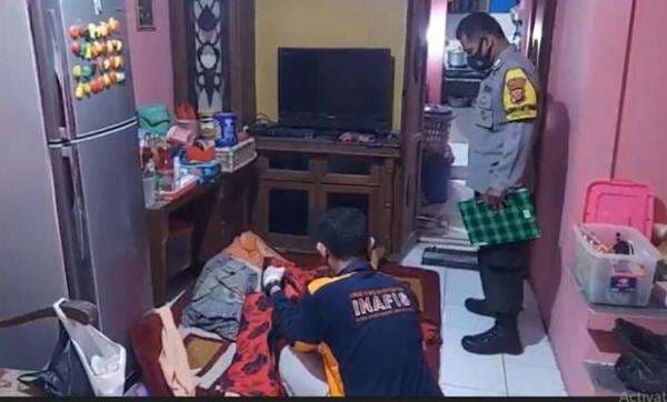 Janda Pensiunan PNS Tasikmalaya Ditemukan Meninggal Telentang di Depan Televisi Janda Pensiunan PNS Tasikmalaya Ditemukan Meninggal Telentang di Depan Televisi