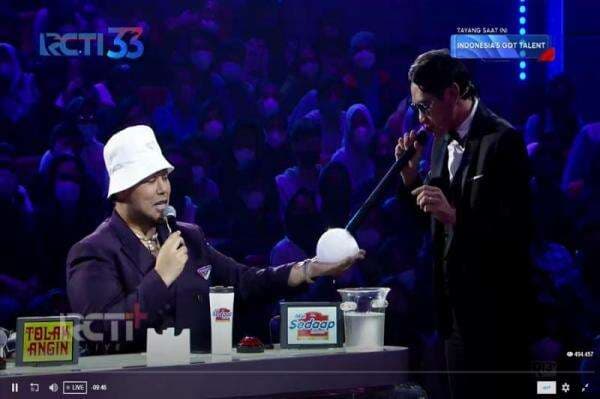 Juri Indonesia`s Got Talent Terkejut dengan Aksi Jerry Piko, Keluarkan Burung Merpati dari Gelembung Juri Indonesia`s Got Talent Terkejut dengan Aksi Jerry Piko, Keluarkan Burung Merpati dari Gelembung