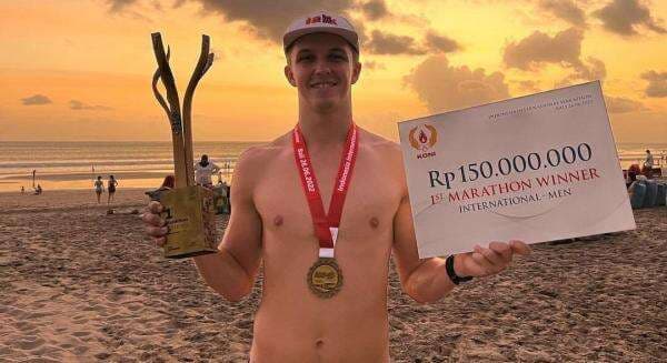 Bali Viral! Bule Beber 'Borok' Lomba Maraton, Hadiah Samar? Bali Viral! Bule Beber 'Borok' Lomba Maraton, Hadiah Samar?