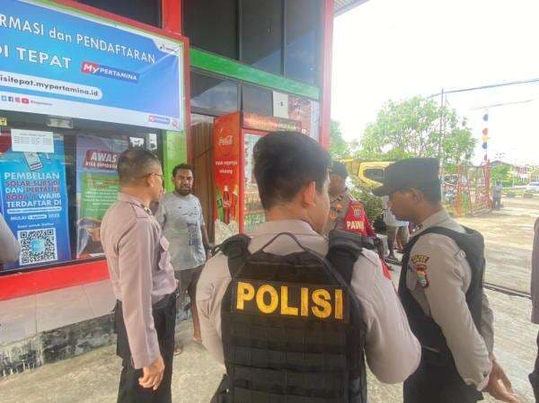 Penyesuaian Harga BBM Puluhan Personel Polisi Polres Sorong Kota disiagakan di 5 SPBU
