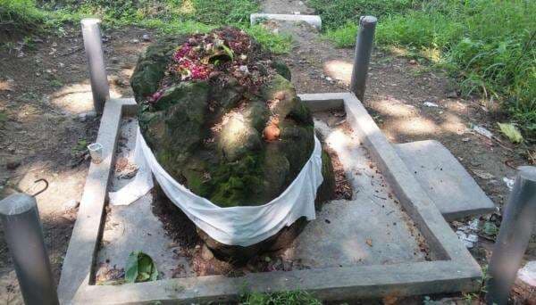 Wisata Watu Blorok Jelmaan Kakak Beradik dari Zaman Majapahit Wisata Watu Blorok Jelmaan Kakak Beradik dari Zaman Majapahit