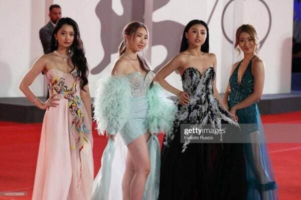 Rocking Doll Hadiri Festival Film Venesia 2022, Ukir Sejarah Baru Girl Group Korea Selatan