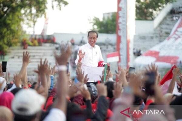 Mayoritas Publik Puas dengan Kinerja Jokowi, Apa Alasannya?