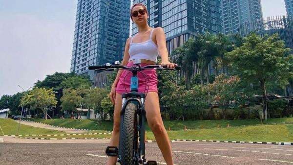 6 Gaya Bunga Citra Lestari Pakai Crop Top, Tambah Usia Makin Hot! 6 Gaya Bunga Citra Lestari Pakai Crop Top, Tambah Usia Makin Hot!