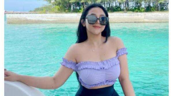 Potret Amelia NS, Selebgram Seksi dengan Body Aduhai Potret Amelia NS, Selebgram Seksi dengan Body Aduhai