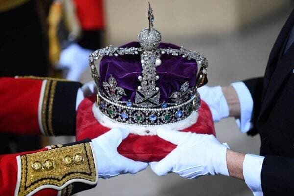 Kenapa Kerajaan Inggris Dipimpin Ratu? Ini Penjelasannya