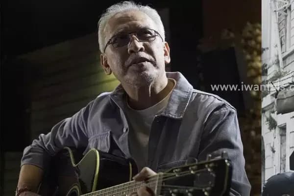 Lirik Lagu Siang Seberang Istana - Iwan Fals dan Chord Gitar Lirik Lagu Siang Seberang Istana - Iwan Fals dan Chord Gitar