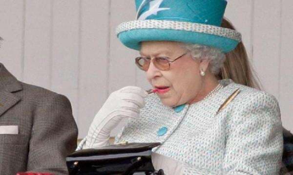 Rajin Konsumsi Almond dan Masker Telur, Ini Rahasia Kecantikan Ratu Elizabeth Selengkapnya Rajin Konsumsi Almond dan Masker Telur, Ini Rahasia Kecantikan Ratu Elizabeth Selengkapnya