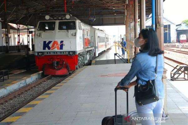 Jadwal dan Harga Tiket Kereta Api Pasundan Bandung - Yogyakarta, Lengkap! Jadwal dan Harga Tiket Kereta Api Pasundan Bandung - Yogyakarta, Lengkap!