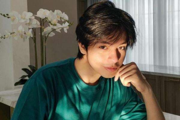 Outfit Angga Yunanda Pakai Jaket dan Celana Jeans di New York Jadi Sorotan, Netizen: Gantengnya Dikondisikan Outfit Angga Yunanda Pakai Jaket dan Celana Jeans di New York Jadi Sorotan, Netizen: Gantengnya Dikondisikan