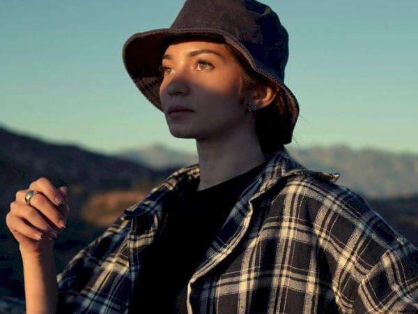 Enzy Storia Fashion Show di New York Fashion Week: Vibes-nya Kayak Model Internasional Enzy Storia Fashion Show di New York Fashion Week: Vibes-nya Kayak Model Internasional